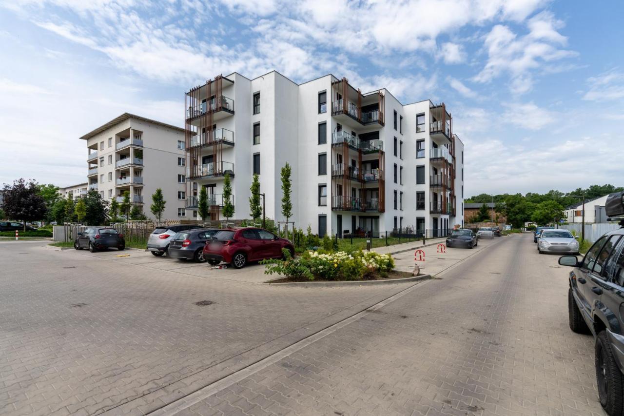 Modern Apartment With Balcony & Free Garage Poznan By Noclegi Renters Luaran gambar