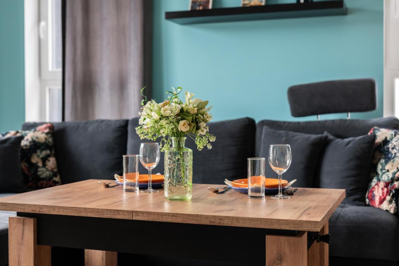 Modern Apartment With Balcony & Free Garage Poznan By Noclegi Renters Luaran gambar