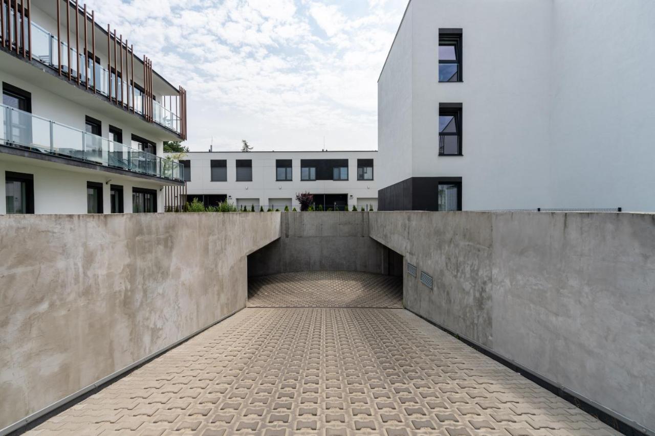 Modern Apartment With Balcony & Free Garage Poznan By Noclegi Renters Luaran gambar